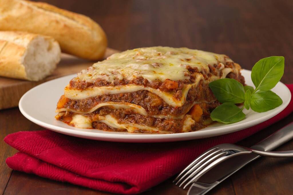 food, lasagna, pasta-5987888.jpg